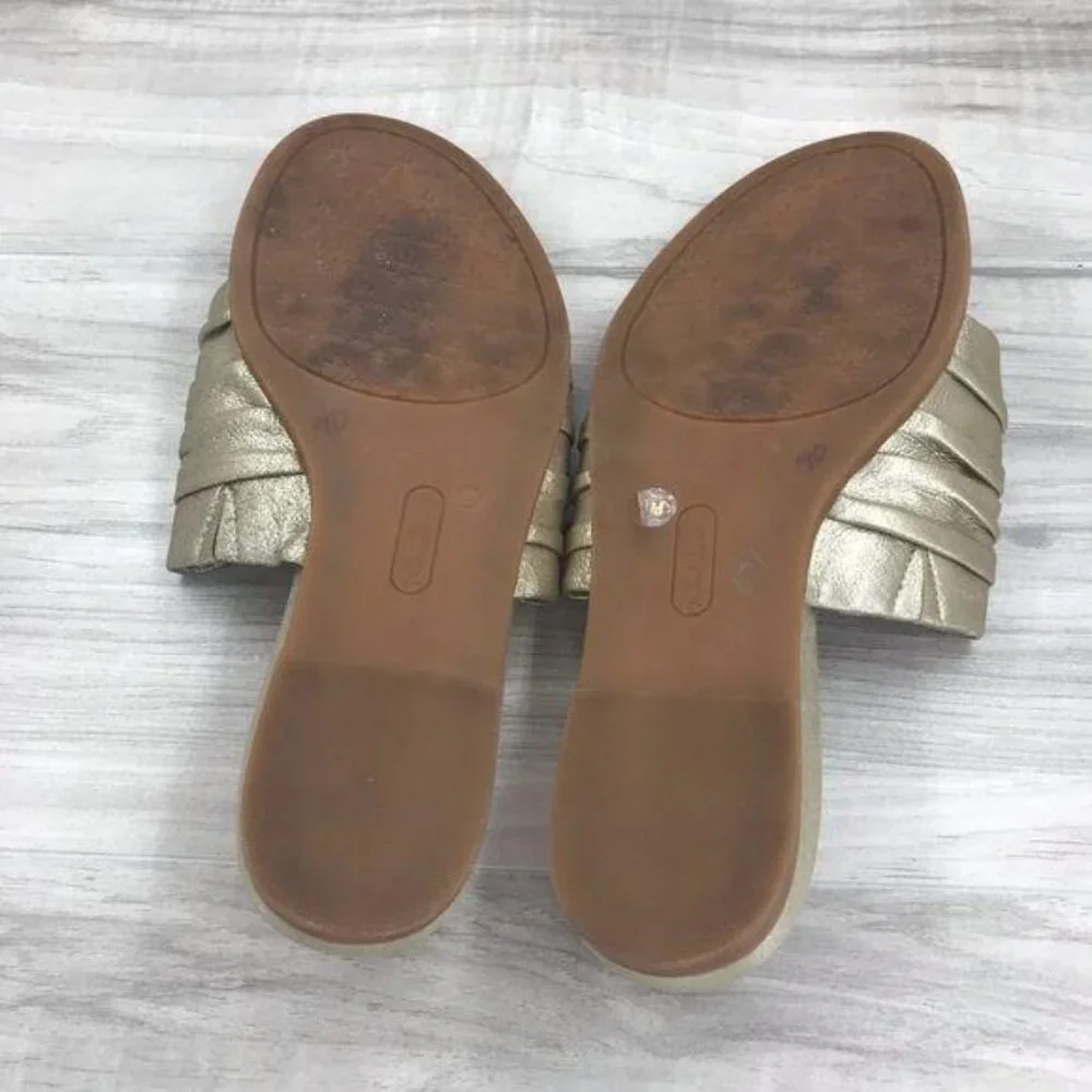 Nurture Sandals Womens 8 M Gold Leather Thong Slip On Shoes